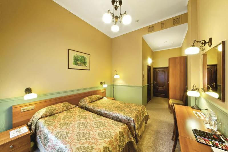 Hotel Frapolli On Deribasivska Street 4*